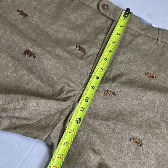 J. McLaughlin Oliver Linen Blend Shorts Men’s 40 Khaki Rhino Embroidered NWT - Picture 9 of 11